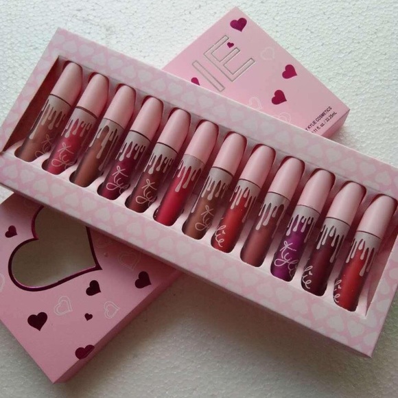Kylie Jenner Valentine’s Day lip gloss set - Picture 1 of 2